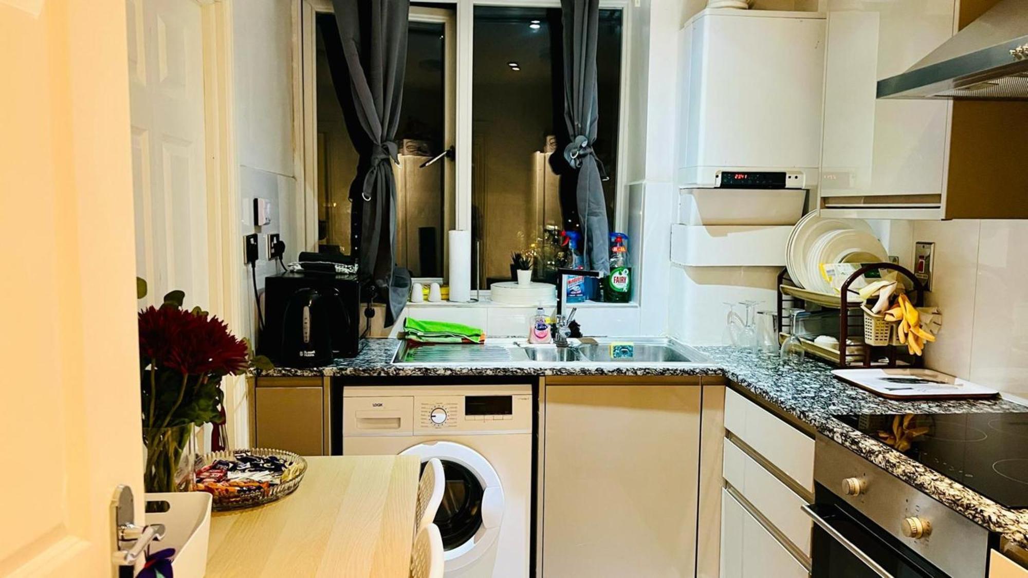 City View Sunset Luxurious Apartment In London Zone-1 Including One Family Twin Room With Its Own Stunning Private Terrace Exterior photo