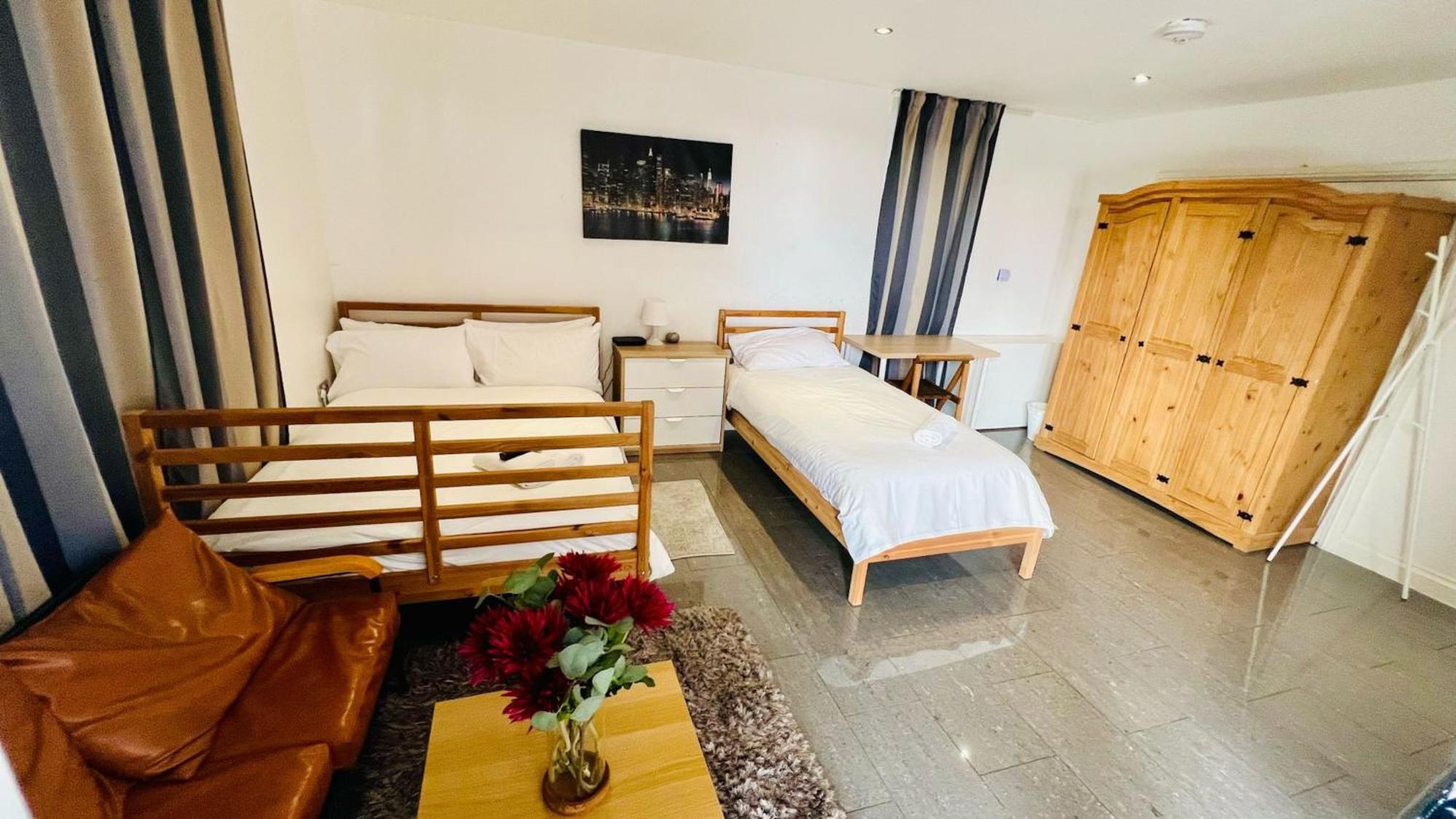 City View Sunset Luxurious Apartment In London Zone-1 Including One Family Twin Room With Its Own Stunning Private Terrace Exterior photo
