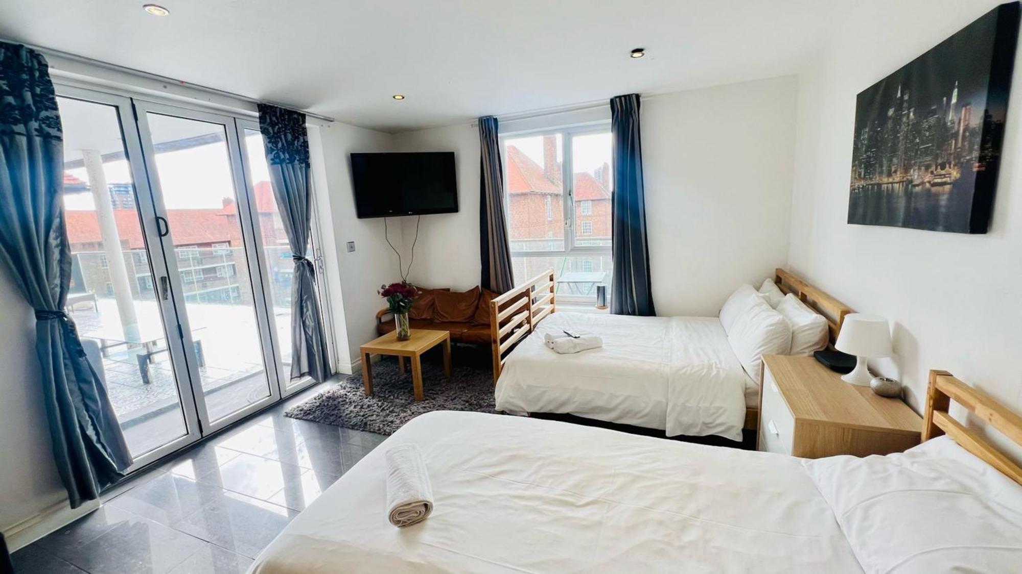 City View Sunset Luxurious Apartment In London Zone-1 Including One Family Twin Room With Its Own Stunning Private Terrace Exterior photo