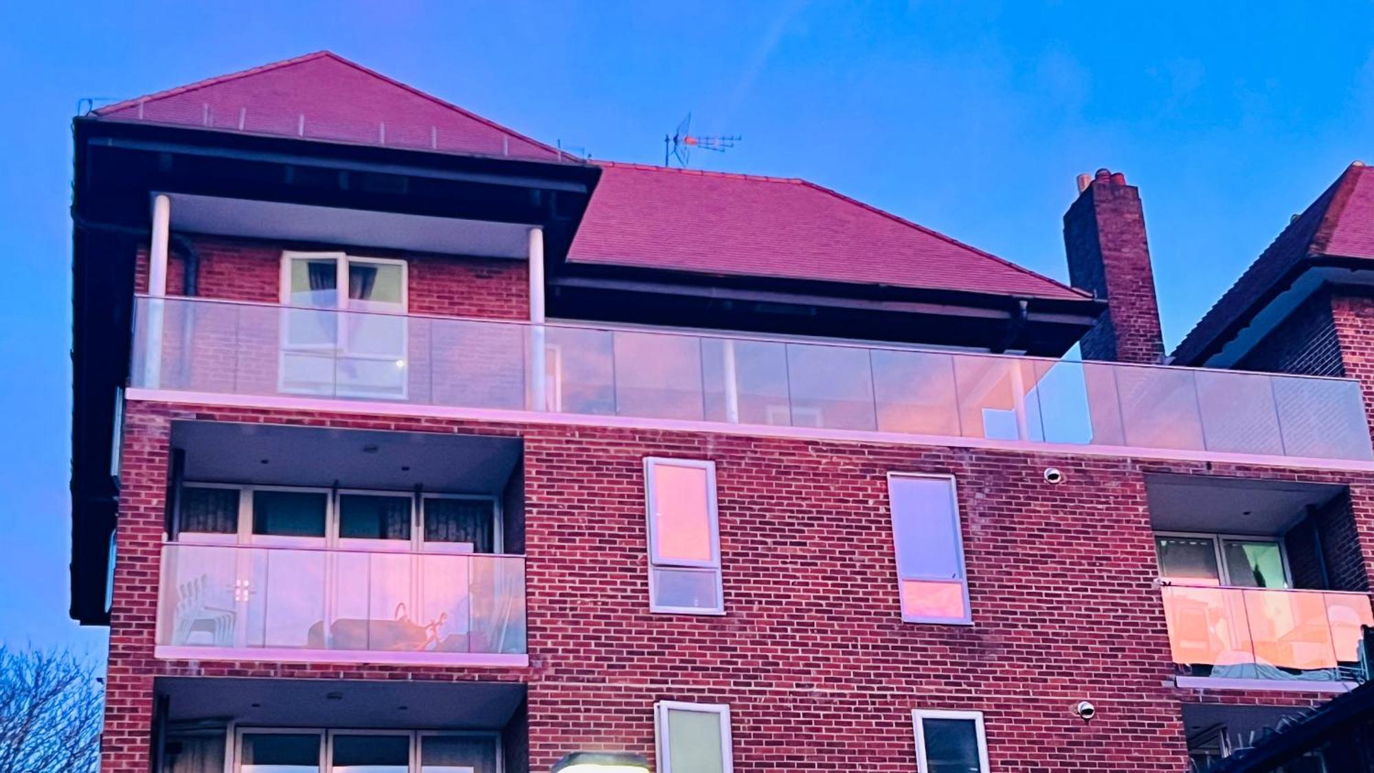 City View Sunset Luxurious Apartment In London Zone-1 Including One Family Twin Room With Its Own Stunning Private Terrace Exterior photo